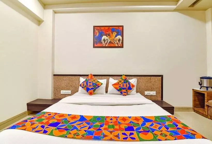هتل Fabexpress Anmol Palace
