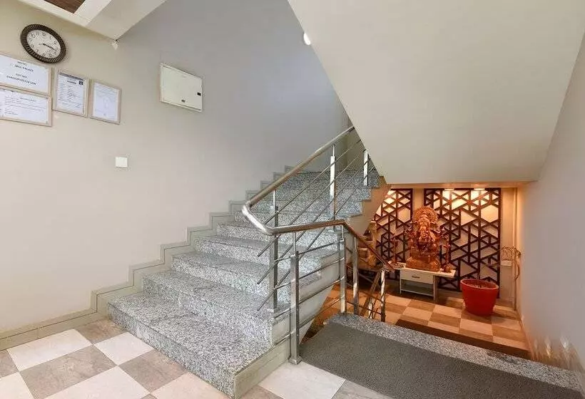 هتل Fabexpress Anmol Palace