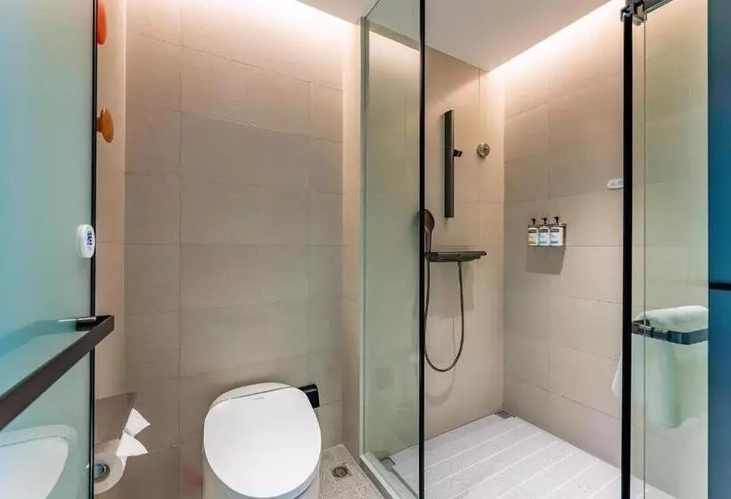 هتل Holiday Inn Express Shanghai Jing An Temple, An Ihg