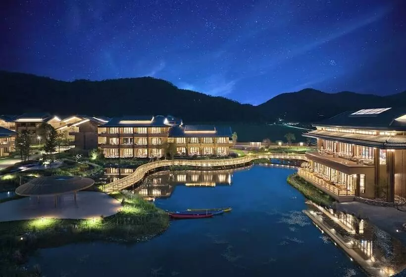 Hotelli Indigo Lugu Lake By Ihg