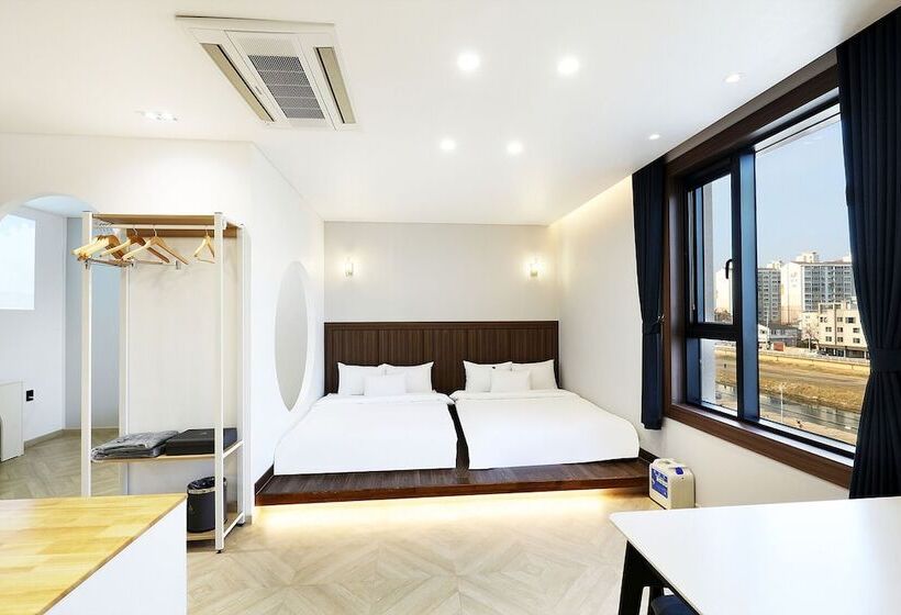 호텔 Intro Chuncheon