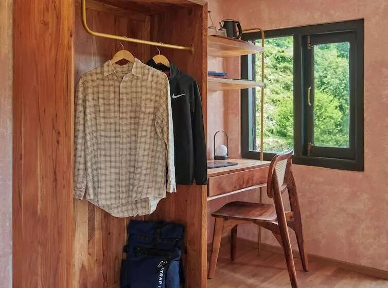 Hotelli Minimalist - An Eco Farmstay