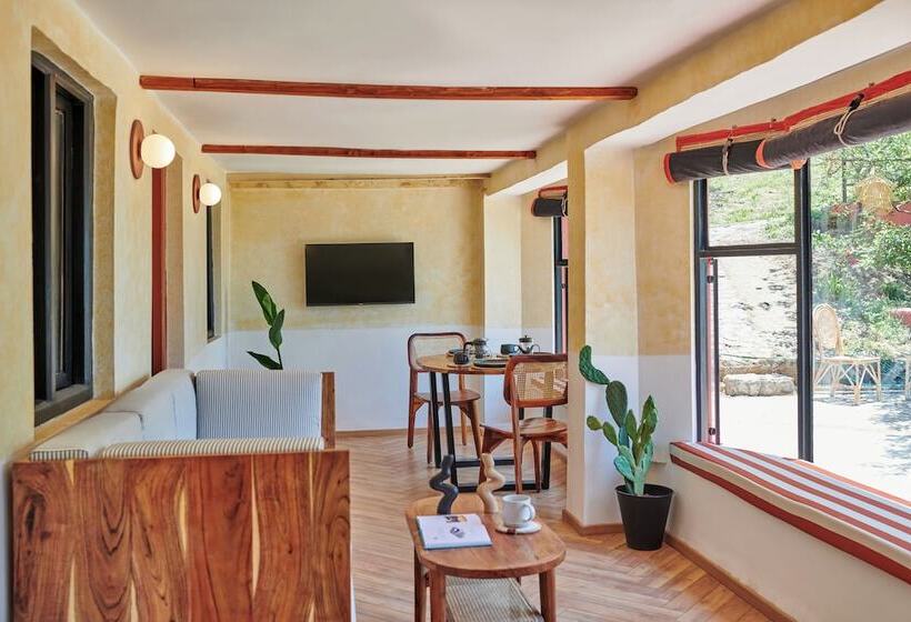 בית מלון כפרי Minimalist - An Eco Farmstay