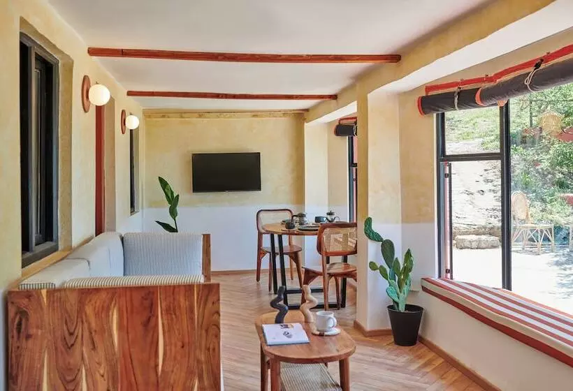 Hotelli Minimalist - An Eco Farmstay