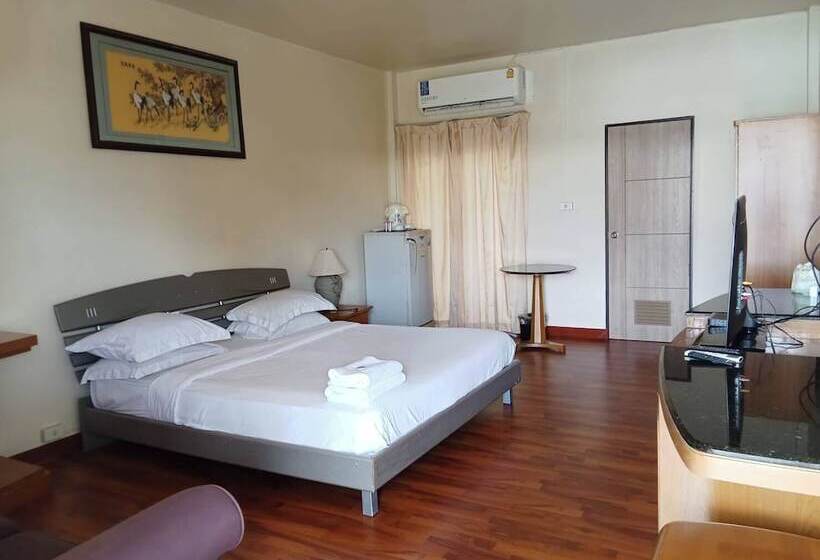 Hotel Thai Ngam Palace