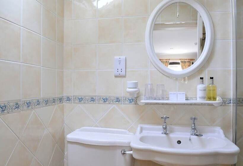 فندق Castle Arms Inn