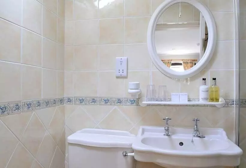 Hotelli Castle Arms Inn