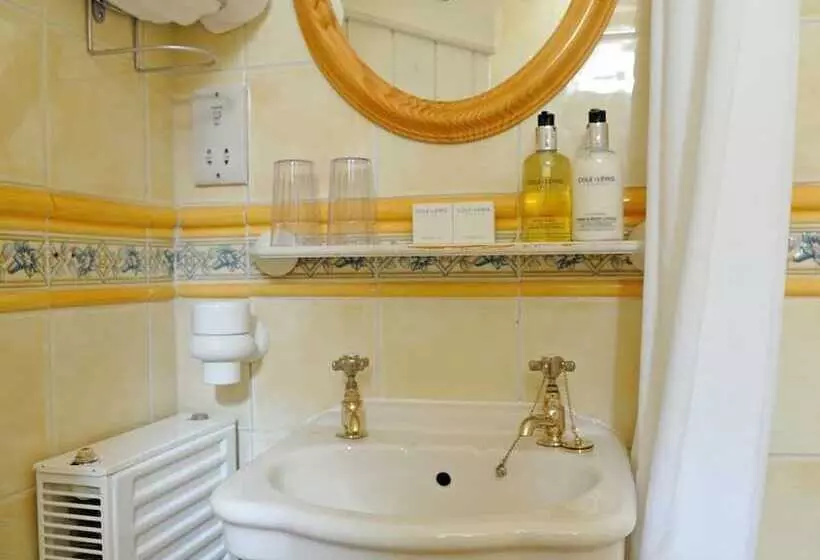 Hotelli Castle Arms Inn