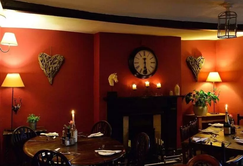 Hotelli Castle Arms Inn