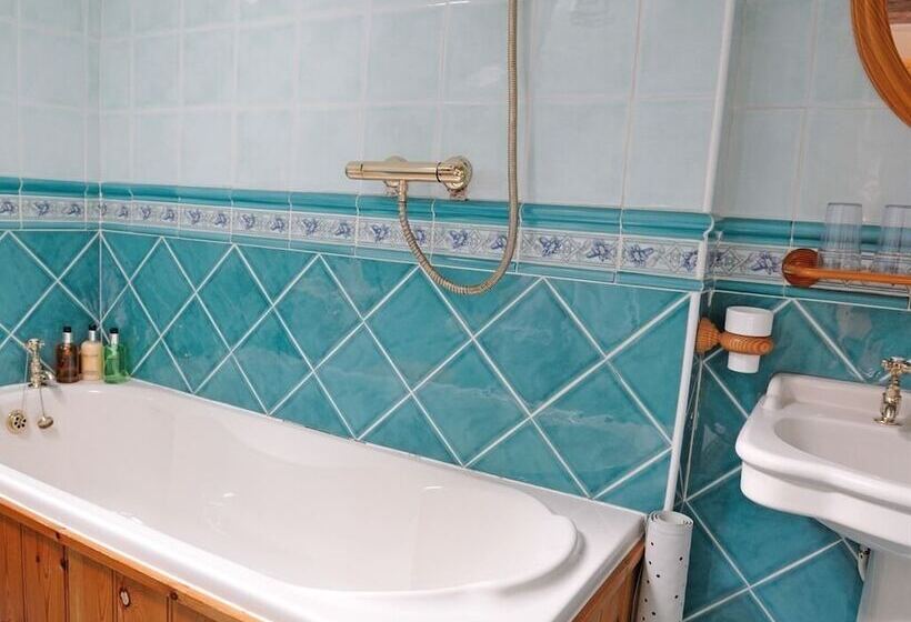 فندق Castle Arms Inn