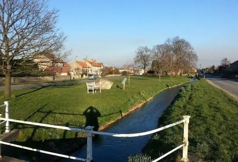 Hotelli Castle Arms Inn