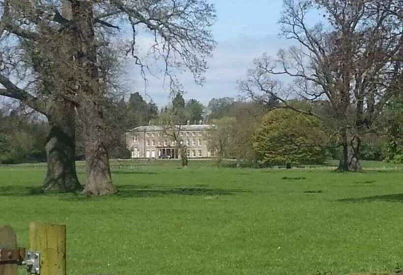 Hotelli Castle Arms Inn