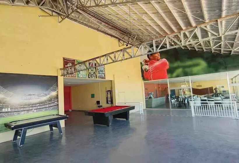 ホテル Villa Tomasa Panglao Golf &