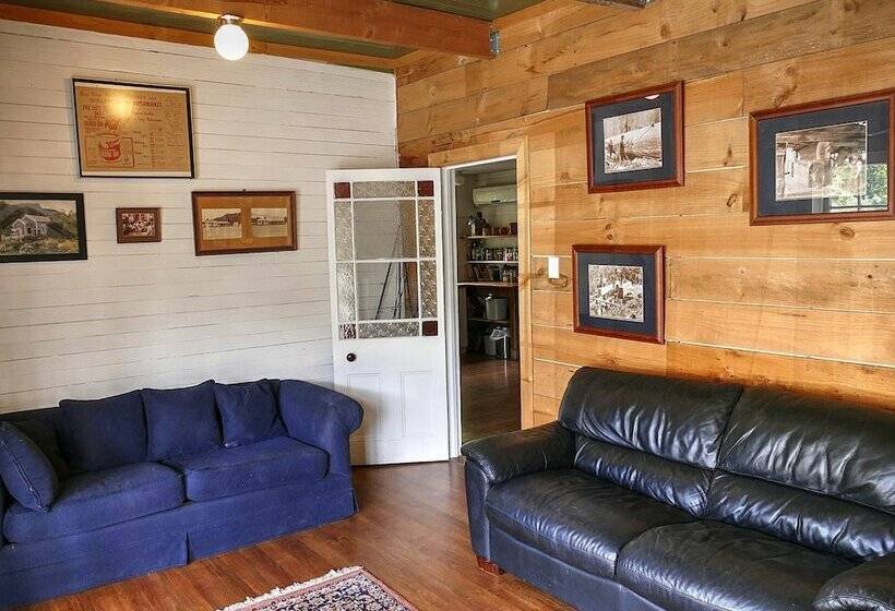 بنسيون Timber Trail Centre