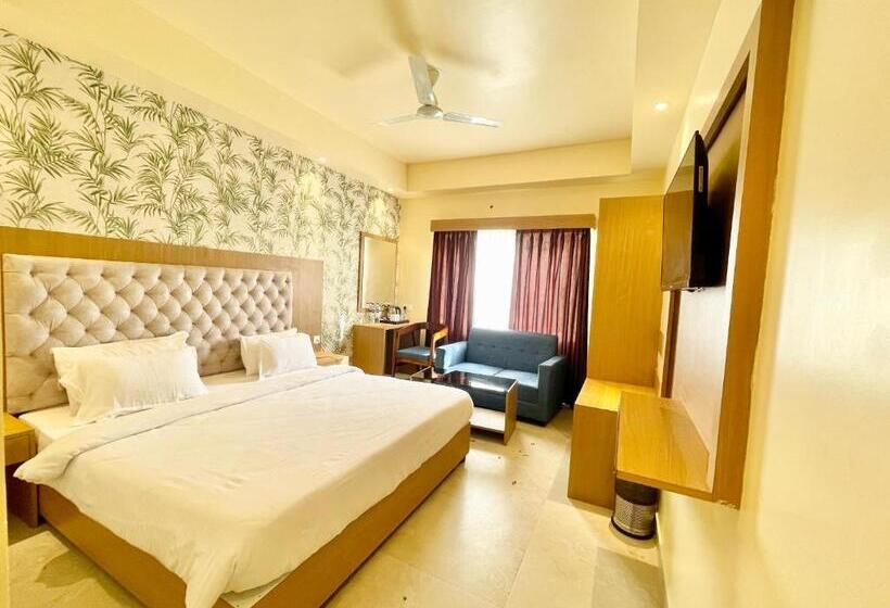 Petal ! Puri होटल पेटल হোটেল পাপড়ি హోటల్ పెటల్ Fully Air Conditioned Hotel With Lift And Parking Ca
