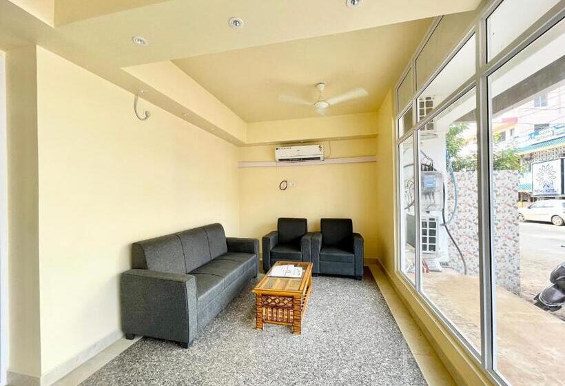 Petal ! Puri होटल पेटल হোটেল পাপড়ি హోటల్ పెటల్ Fully Air Conditioned Hotel With Lift And Parking Ca