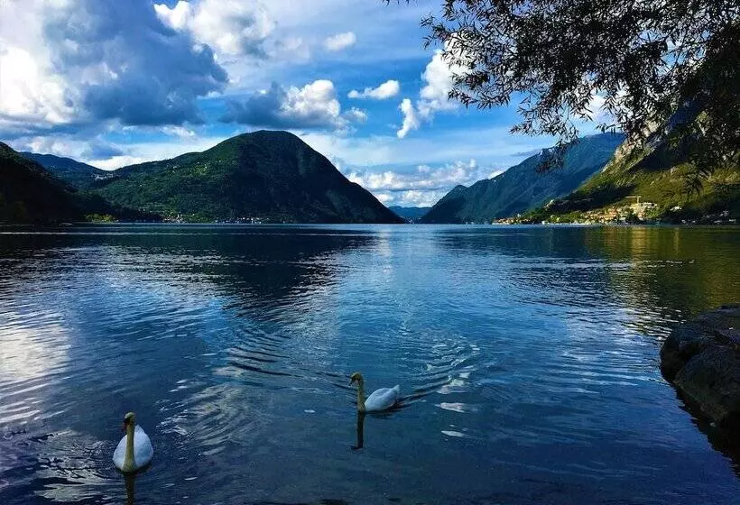リゾートホテル Greenchalets Lago Di Lugano Porlezza