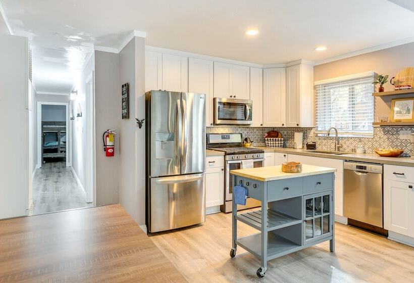 Sugarloaf Cabin W/ Fireplace Near Big Bear Lake