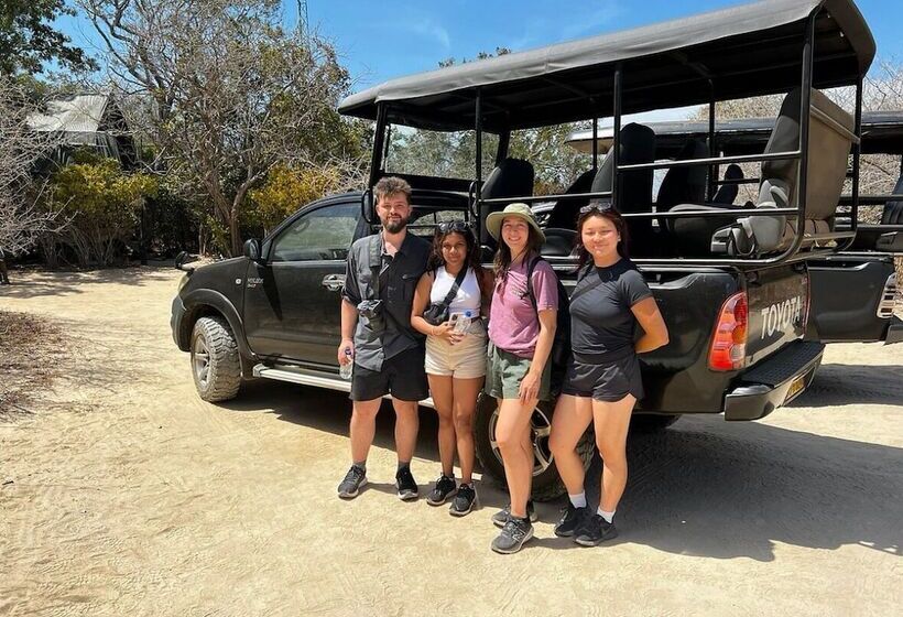 Yala Hotel Lion Air Conditioned Luxury