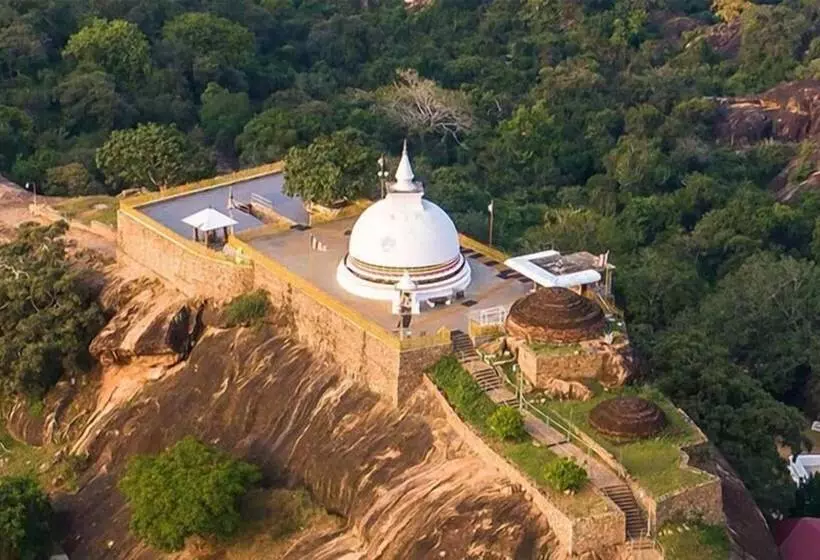 Yala Hotel Lion Air Conditioned Luxury