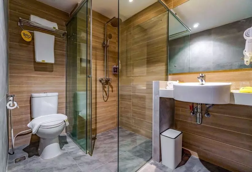 Yello Hotel Harbour Bay