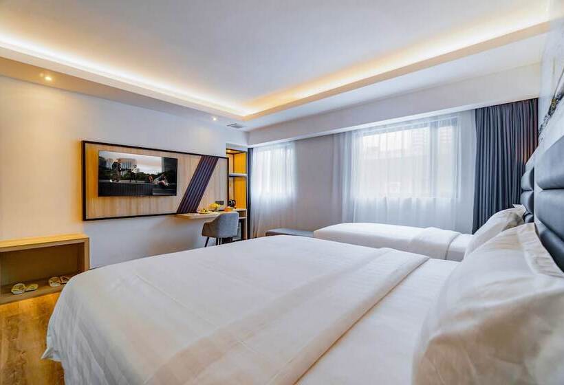 Yello Hotel Harbour Bay