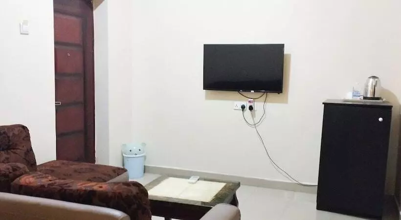 Breakfort Hotel And Suites