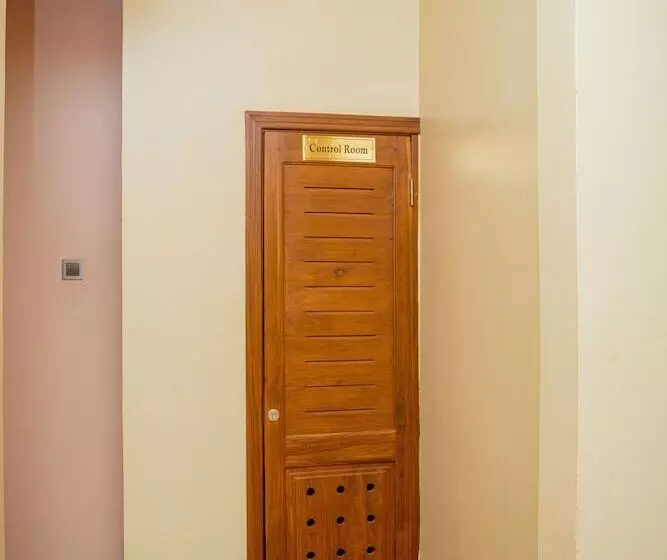 هتل Aniny