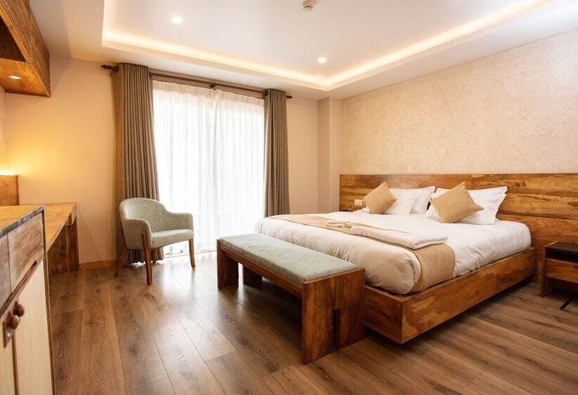 هتل Bhrikuti Tara