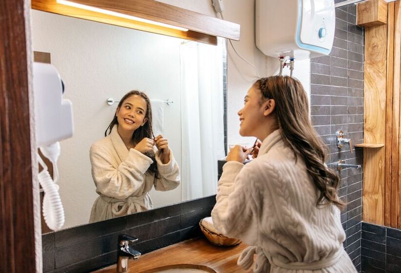 هتل Bhrikuti Tara