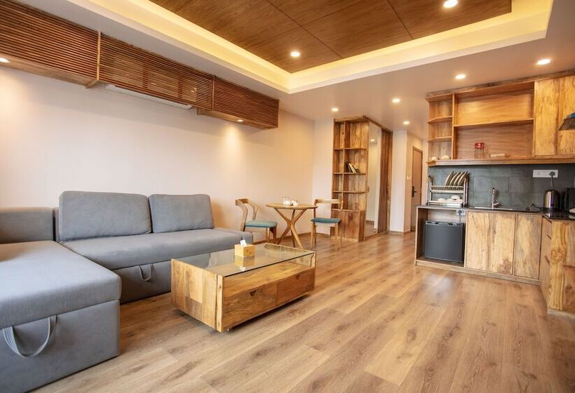 هتل Bhrikuti Tara