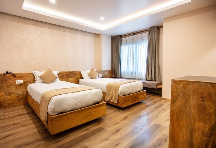 هتل Bhrikuti Tara