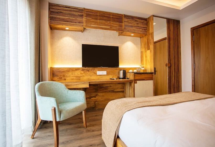 هتل Bhrikuti Tara