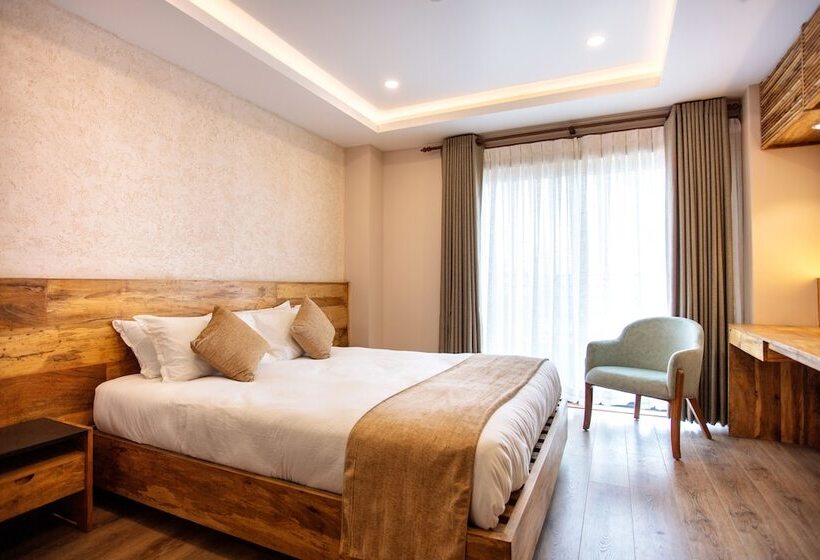 هتل Bhrikuti Tara