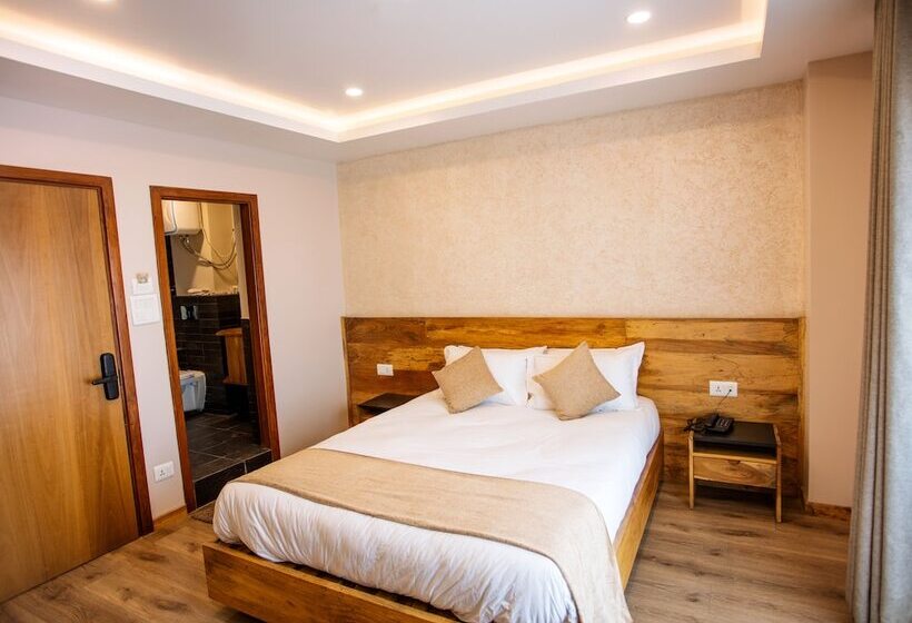 هتل Bhrikuti Tara