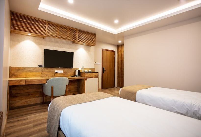 هتل Bhrikuti Tara