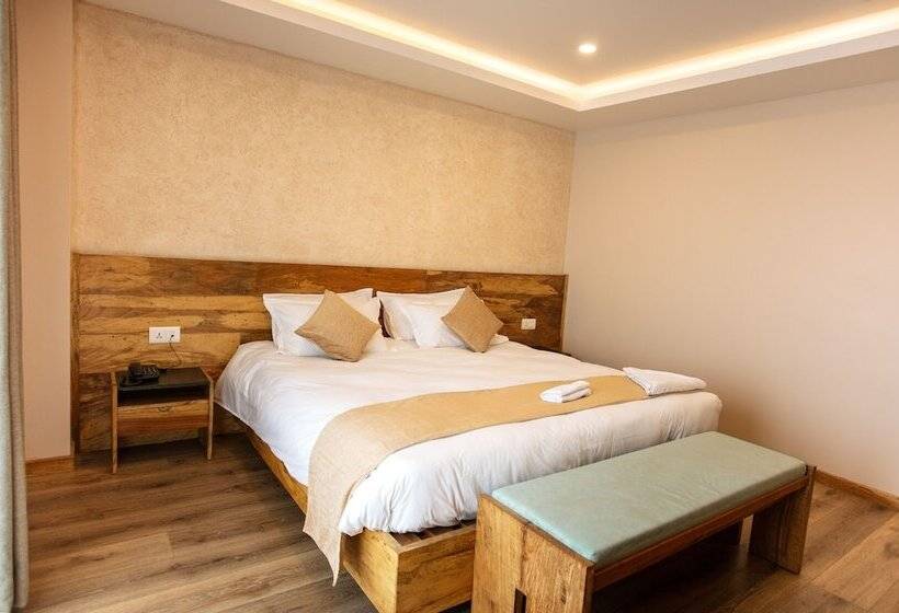 هتل Bhrikuti Tara