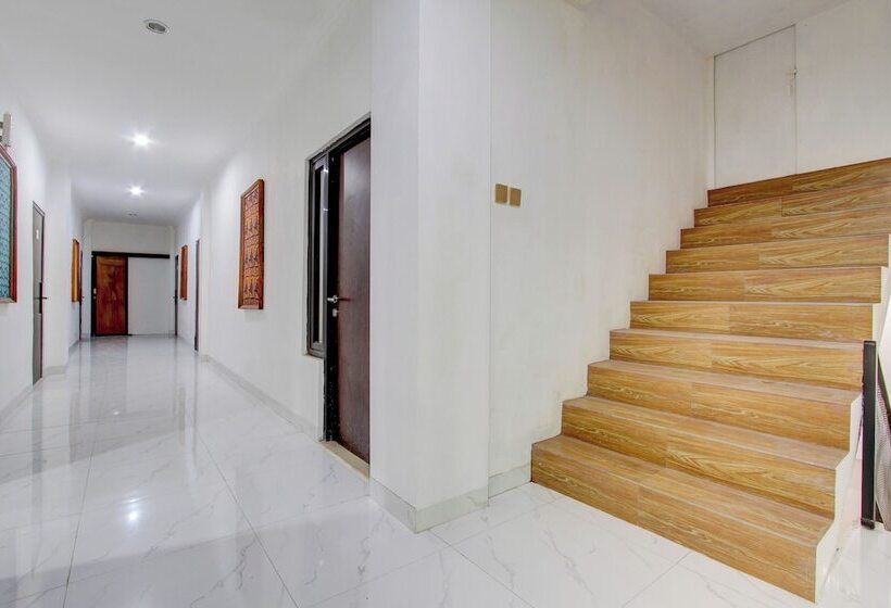 호텔 Capital O 93266 Palmier