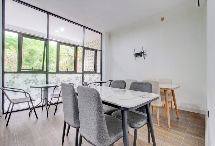 호텔 Capital O 93266 Palmier