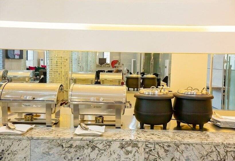 De Phantom Continental Hotel Lekki