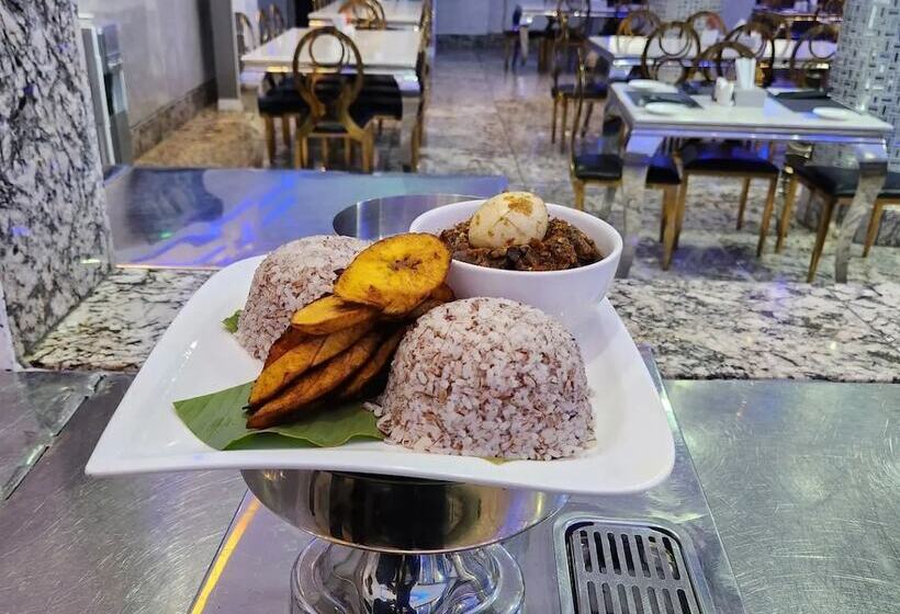 De Phantom Continental Hotel Lekki