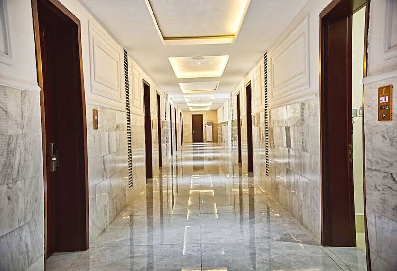 De Phantom Continental Hotel Lekki