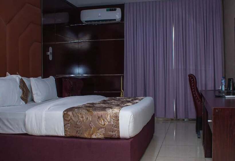 De Phantom Continental Hotel Lekki