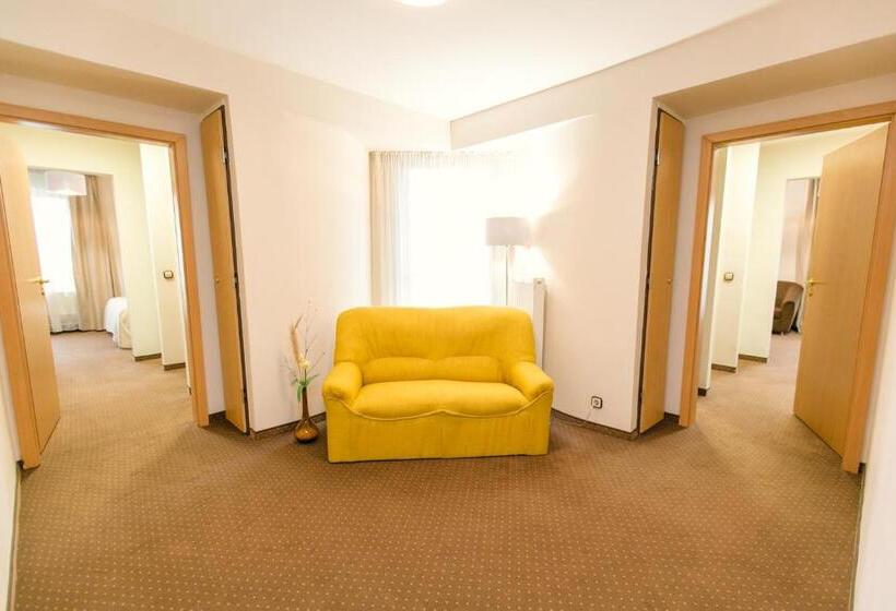 هتل International