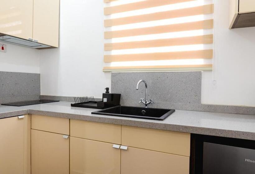 Jotani Living Hotel And Suites