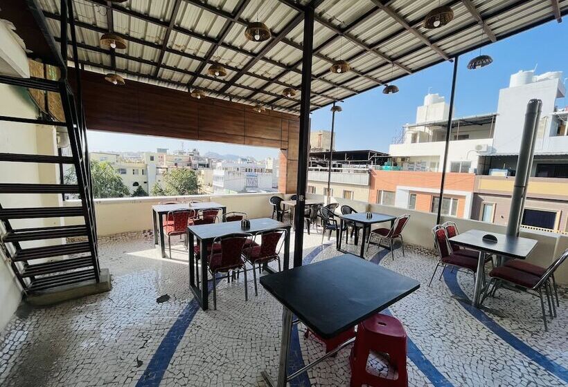 בית מלון כפרי Raj Villas