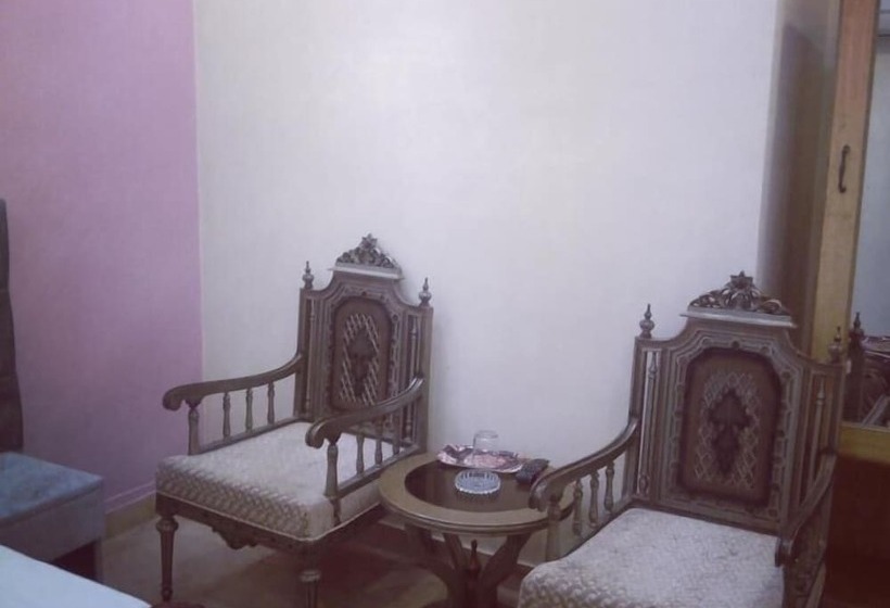 هتل Versa Apartment And Lodges Lahore