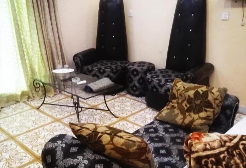 هتل Versa Apartment And Lodges Lahore