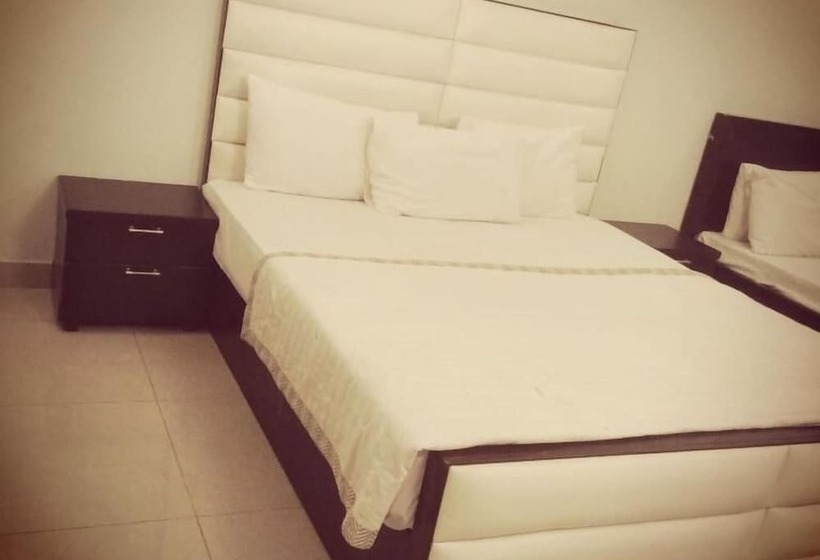 هتل Versa Apartment And Lodges Lahore