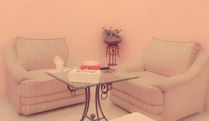 هتل Versa Apartment And Lodges Lahore